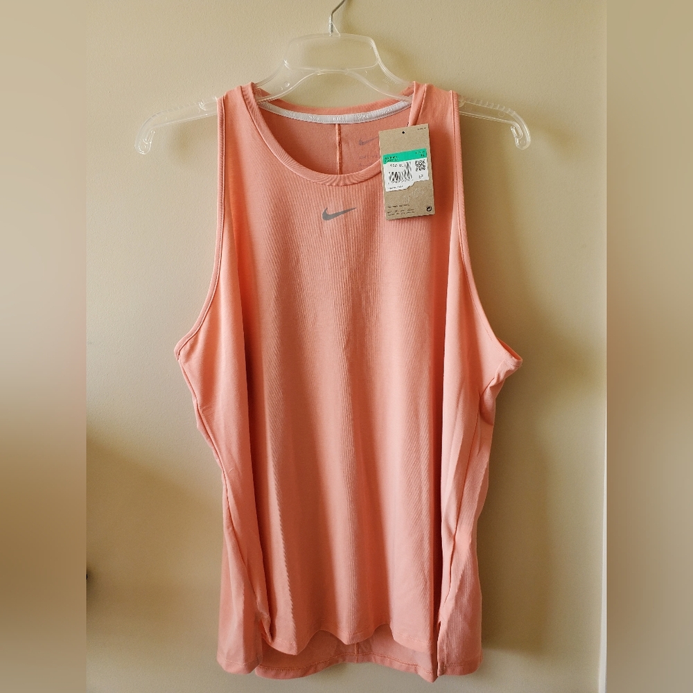 NWT Woman's Nike Training tank